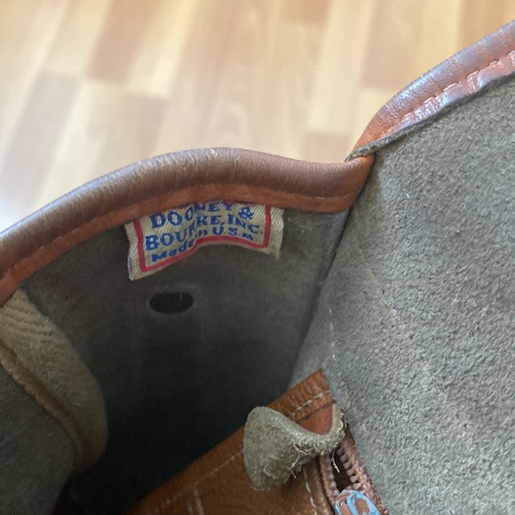 Vintage Dooney Bourke Distressed Pebble Leather Crossbody Bag Taupe British Tan - Picture 11 of 11